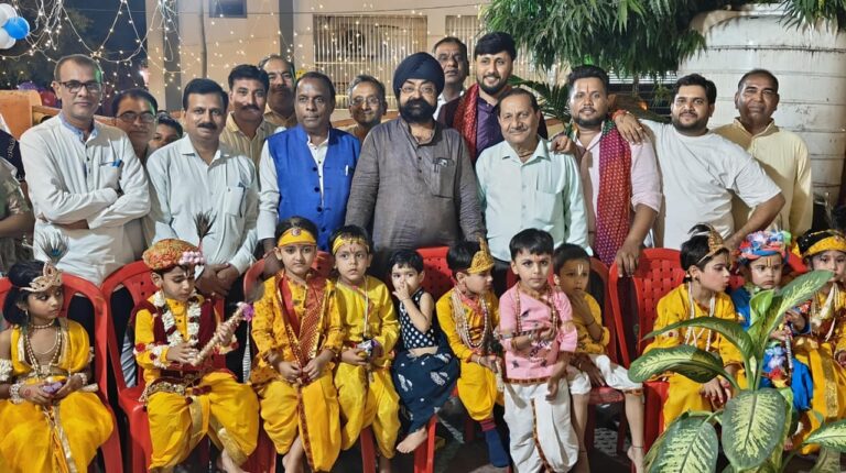 हनुमान चालीसा समिति द्वारा कृष्ण मटका फोड़ प्रतियोगिता में समर्थ,राघव, कियांश, बने विजेता –