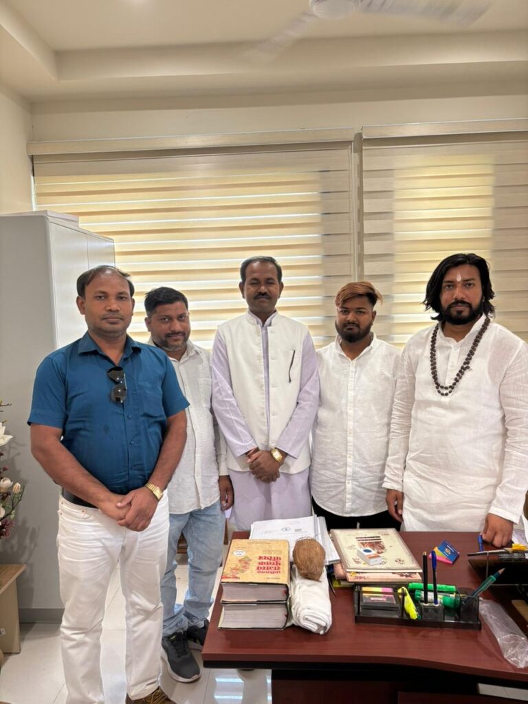 छत्तीसगढ़ कैबिनेट मंत्री खुशवंत साहेब से बिल्हा प्रेस क्लब अध्यक्ष व सामाजिक कार्यकर्ताओं ने किये भेंट मुलाकात